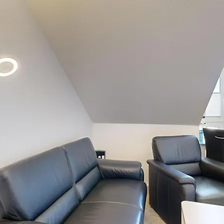 Appartementhaus Binzer Sterne 57 *